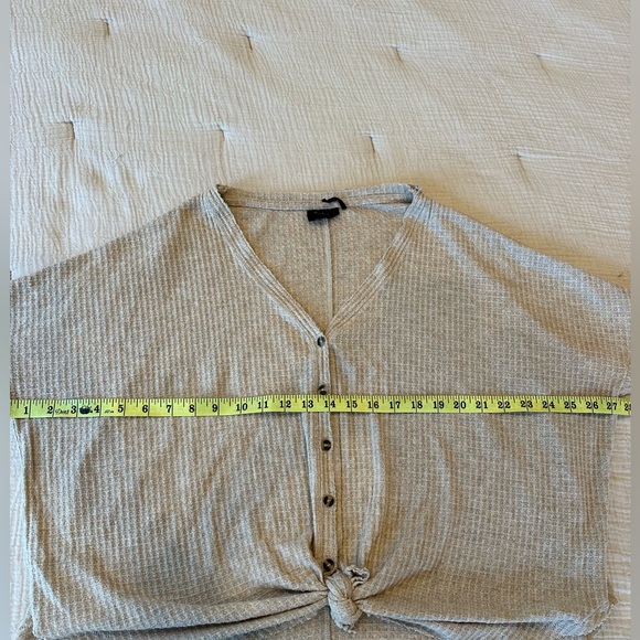 Urban outfitters tie knot waffle knit blouse V neck with tortoise buttons. - Picture 10 of 12